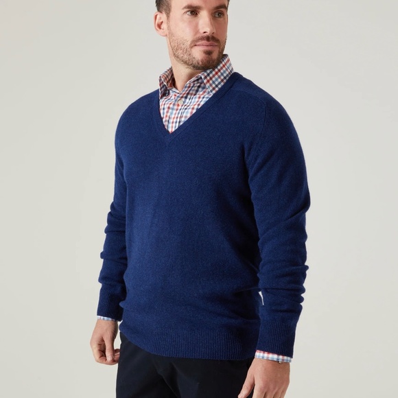 ALAN PAINE Men's Kilsyth Lambswool V-Neck Sweater in Indigo - Regular Fit - XL